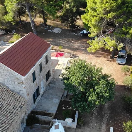 House Antica بيت للعطل Lastovo