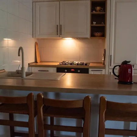 House Antica * Λάστοβο