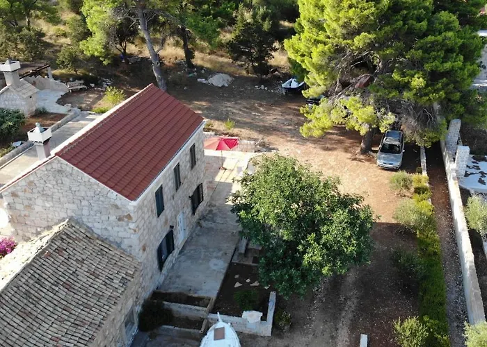 House Antica بيت للعطل Lastovo