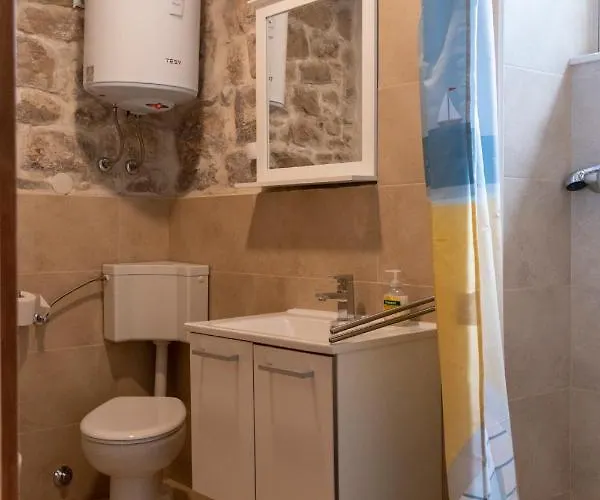 House Antica بيت للعطل Lastovo