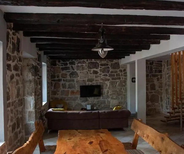 بيت للعطل House Antica